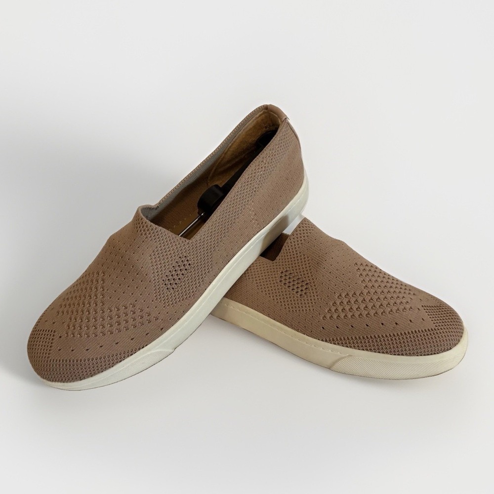 Soda‎ Mesh Casual Slip-on Women's Size 6 light pink Casual Shoes